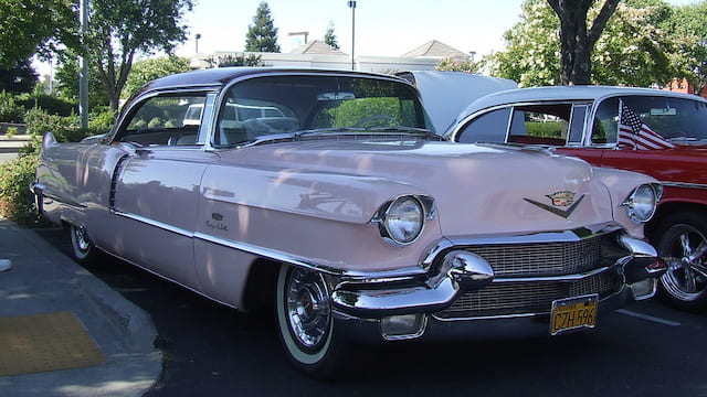 Cadillac de Ville in Pink
